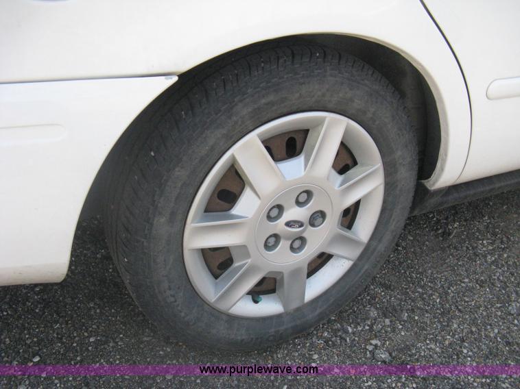 image for item AS9159 2006 Ford Taurus SE