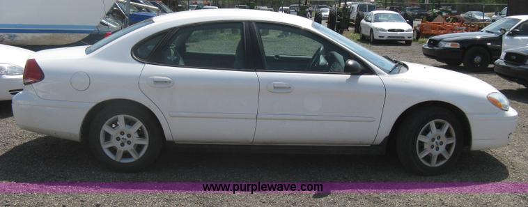 image for item AS9160 2006 Ford Taurus SE