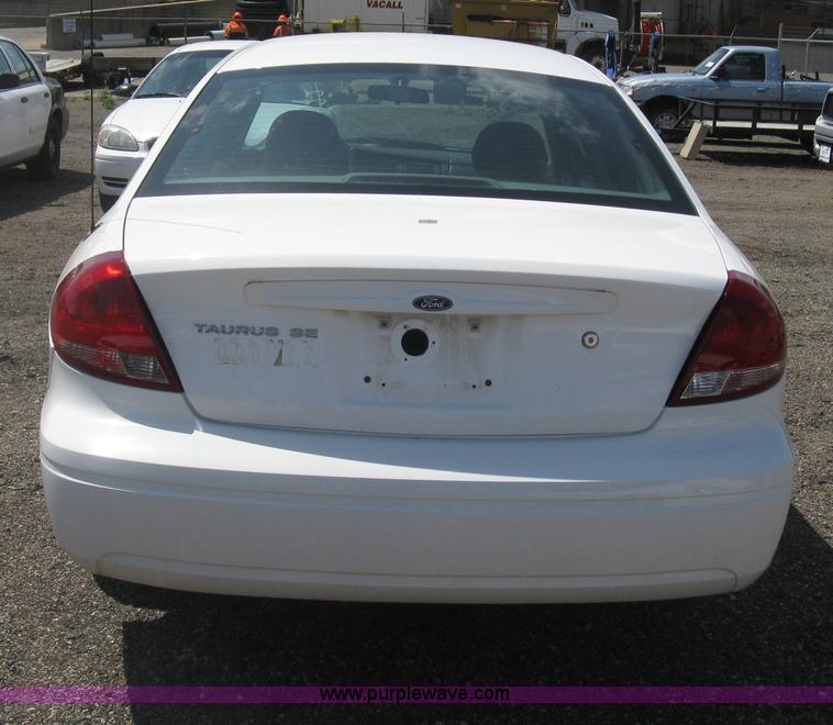 image for item AS9160 2006 Ford Taurus SE