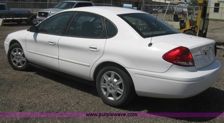 image for item AS9160 2006 Ford Taurus SE