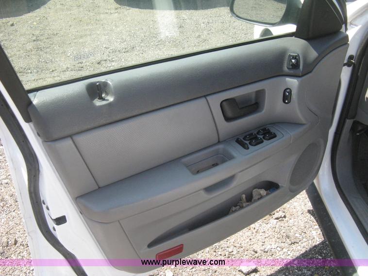 image for item AS9160 2006 Ford Taurus SE