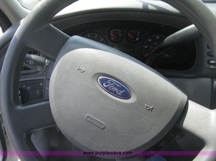 image for item AS9160 2006 Ford Taurus SE