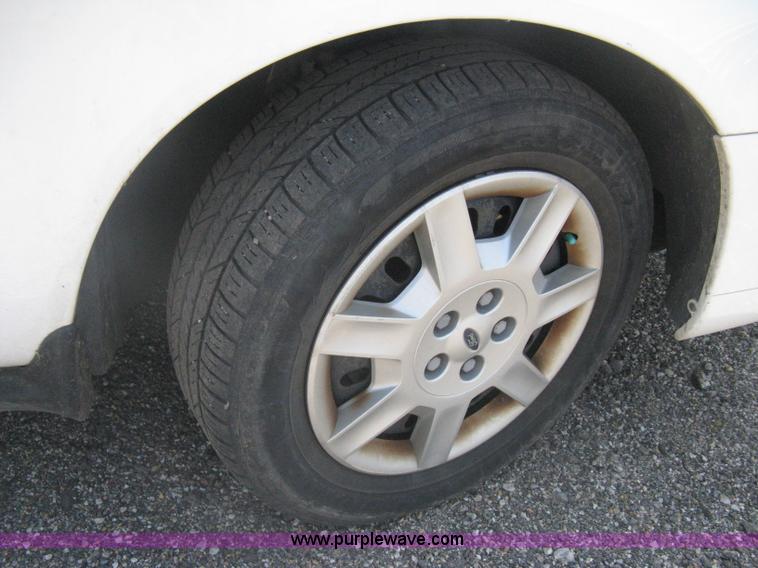 image for item AS9160 2006 Ford Taurus SE