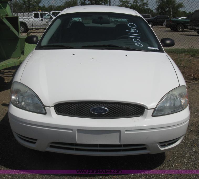 image for item AS9161 2006 Ford Taurus SE