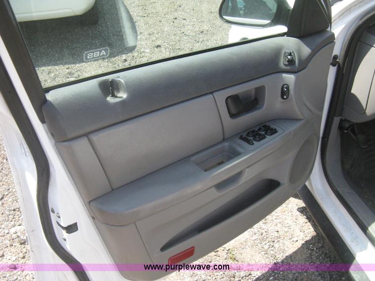 image for item AS9161 2006 Ford Taurus SE