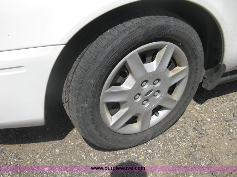 image for item AS9161 2006 Ford Taurus SE