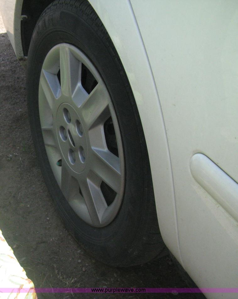 image for item AS9161 2006 Ford Taurus SE