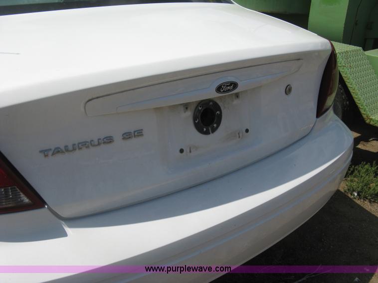 image for item AS9161 2006 Ford Taurus SE