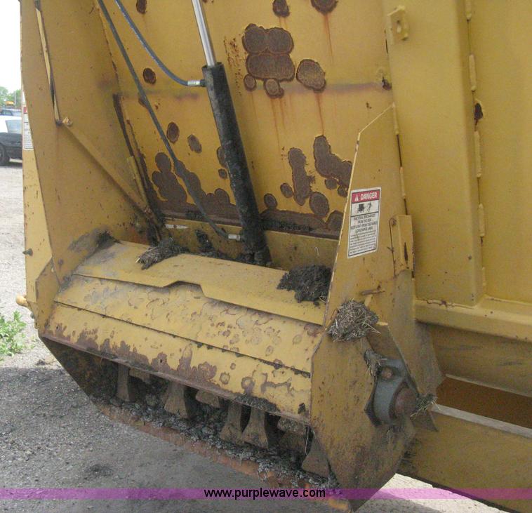 image for item AS9181 Knight 8040 Pro Twin Slinger slurry spreader