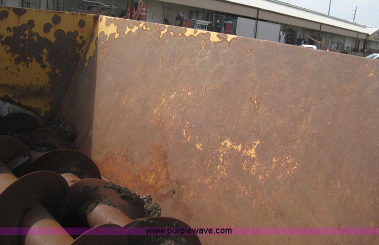 image for item AS9181 Knight 8040 Pro Twin Slinger slurry spreader