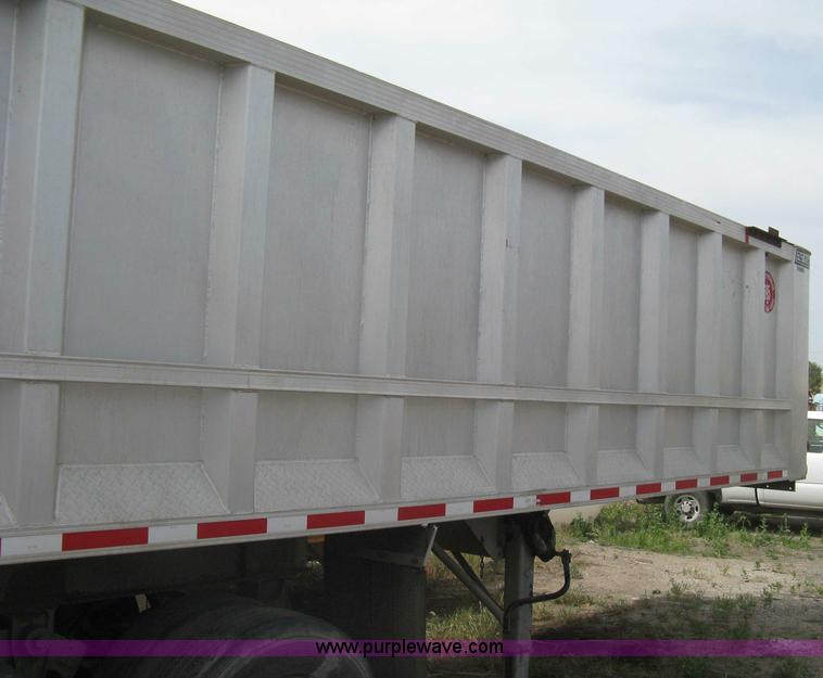 image for item AS9185 1997 East Pusher trailer