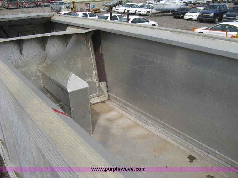 image for item AS9185 1997 East Pusher trailer