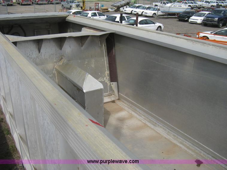 image for item AS9185 1997 East Pusher trailer