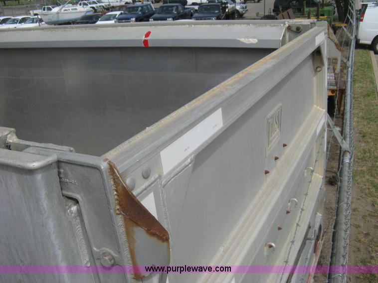 image for item AS9185 1997 East Pusher trailer