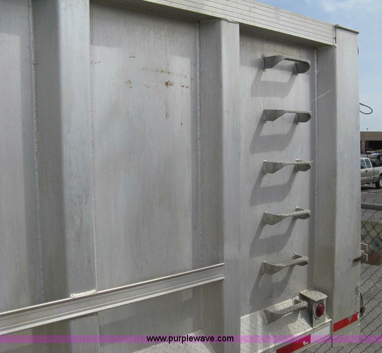 image for item AS9185 1997 East Pusher trailer