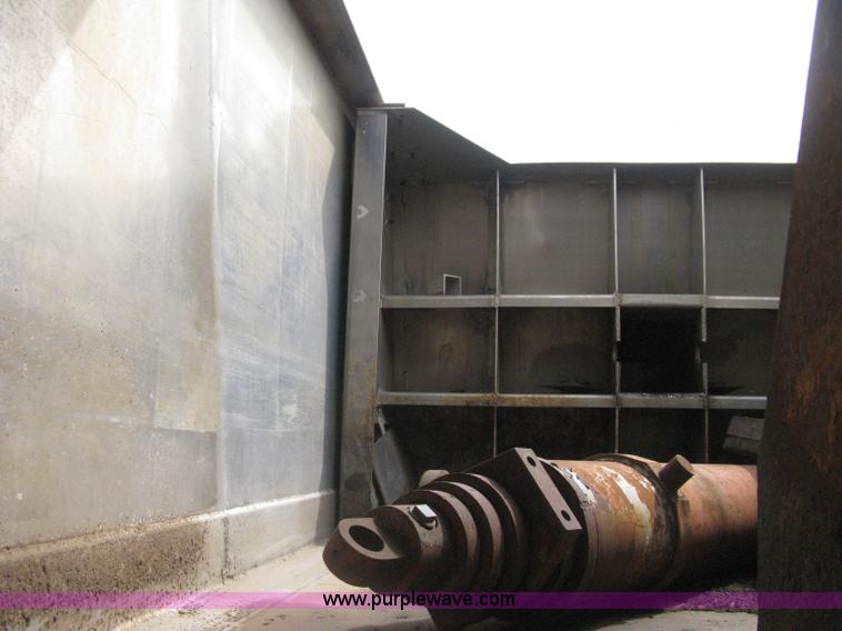 image for item AS9185 1997 East Pusher trailer