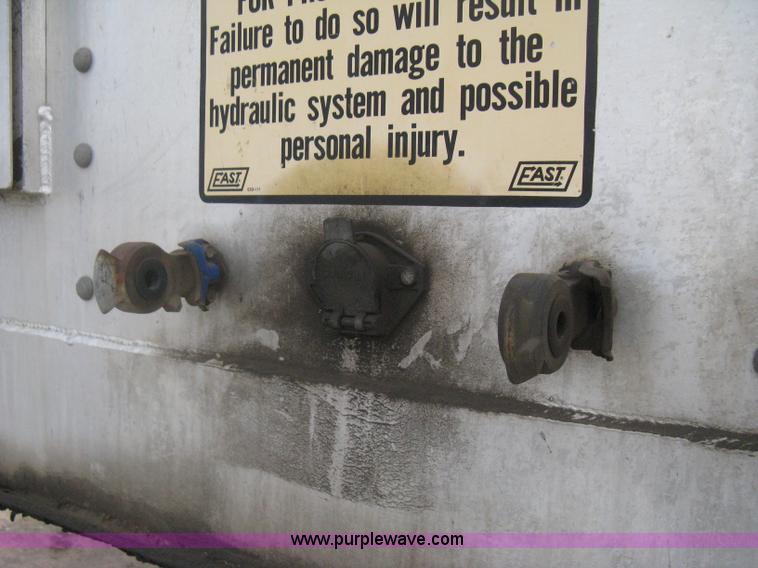 image for item AS9185 1997 East Pusher trailer