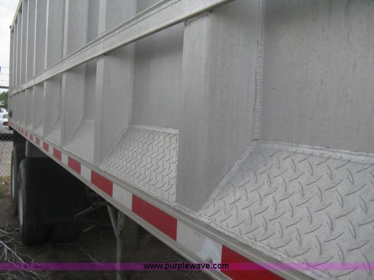 image for item AS9185 1997 East Pusher trailer