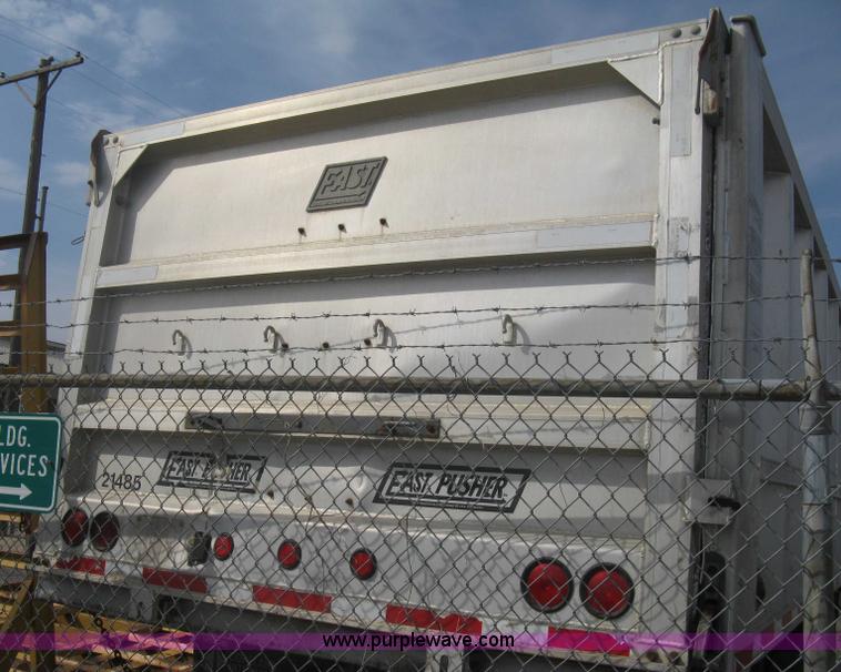 image for item AS9185 1997 East Pusher trailer