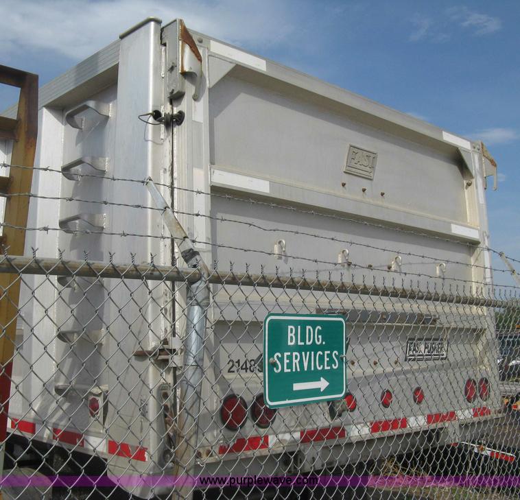 image for item AS9185 1997 East Pusher trailer