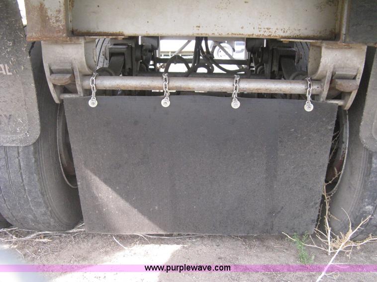 image for item AS9185 1997 East Pusher trailer