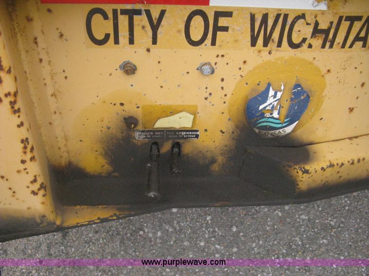 image for item AS9187 1999 Trail King TK50RB-3000 roll back flatbed trailer