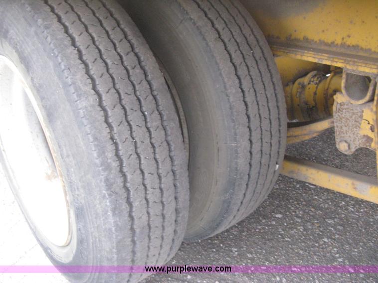 image for item AS9187 1999 Trail King TK50RB-3000 roll back flatbed trailer