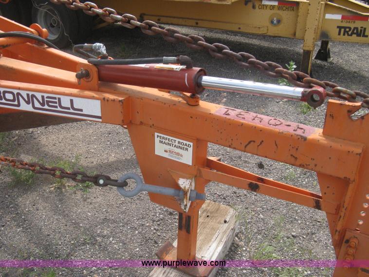 image for item AS9188 2002 Bonnell 272 road maintainer