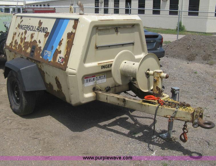 image for item AS9198 1995 Ingersoll Rand P175WJD mobile compressor