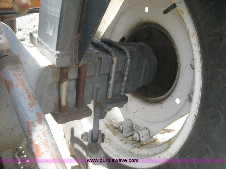 image for item AS9199 1999 New Holland 3930 tractor