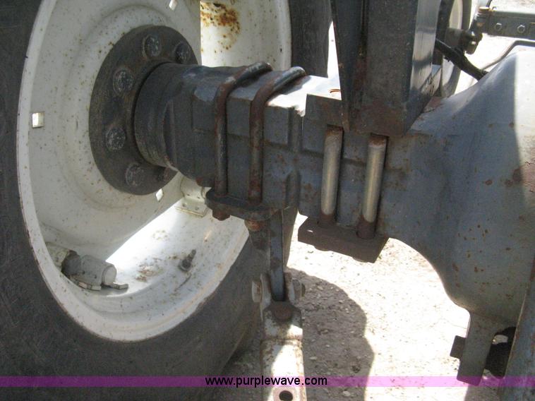 image for item AS9199 1999 New Holland 3930 tractor