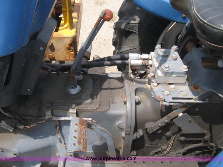 image for item AS9199 1999 New Holland 3930 tractor