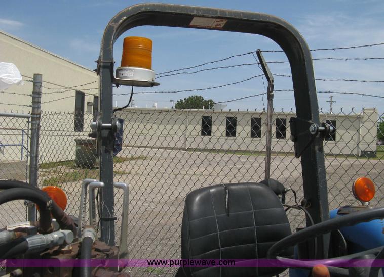 image for item AS9199 1999 New Holland 3930 tractor