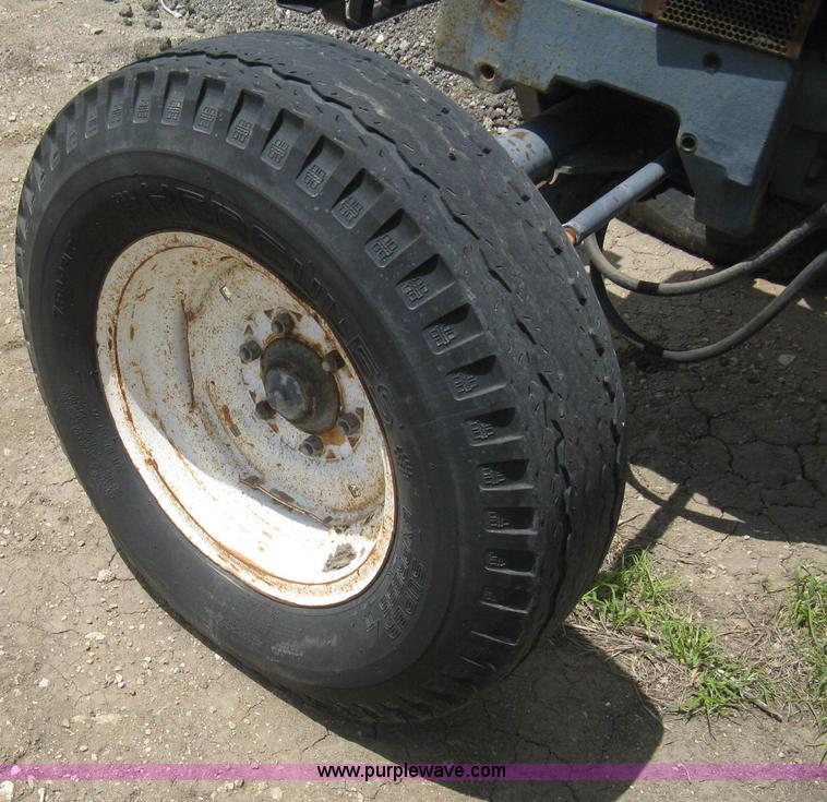 image for item AS9199 1999 New Holland 3930 tractor