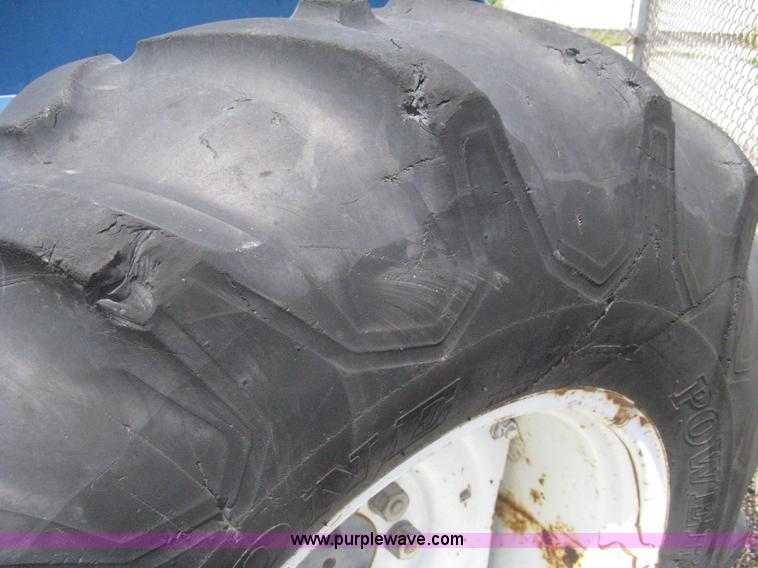 image for item AS9199 1999 New Holland 3930 tractor