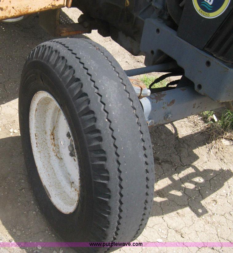 image for item AS9199 1999 New Holland 3930 tractor