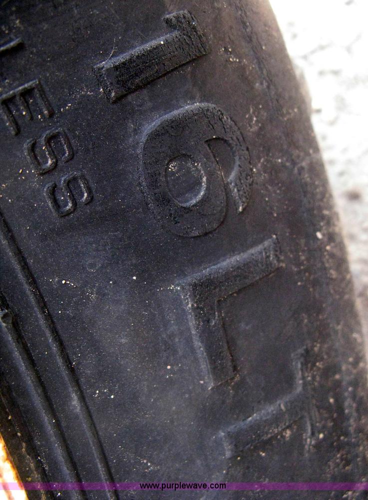 image for item AS9199 1999 New Holland 3930 tractor