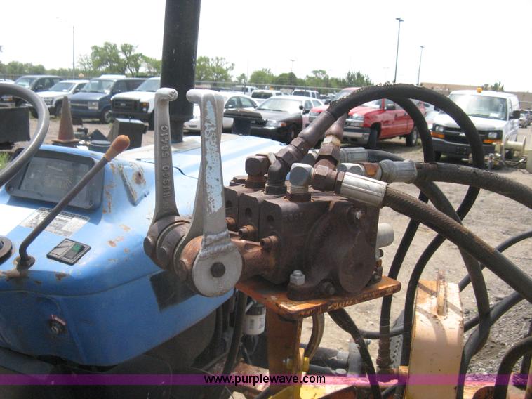 image for item AS9199 1999 New Holland 3930 tractor