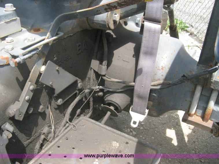 image for item AS9199 1999 New Holland 3930 tractor