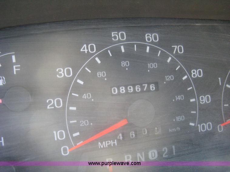 image for item AS9210 2001 Ford F450 XL Super Duty dump bed truck