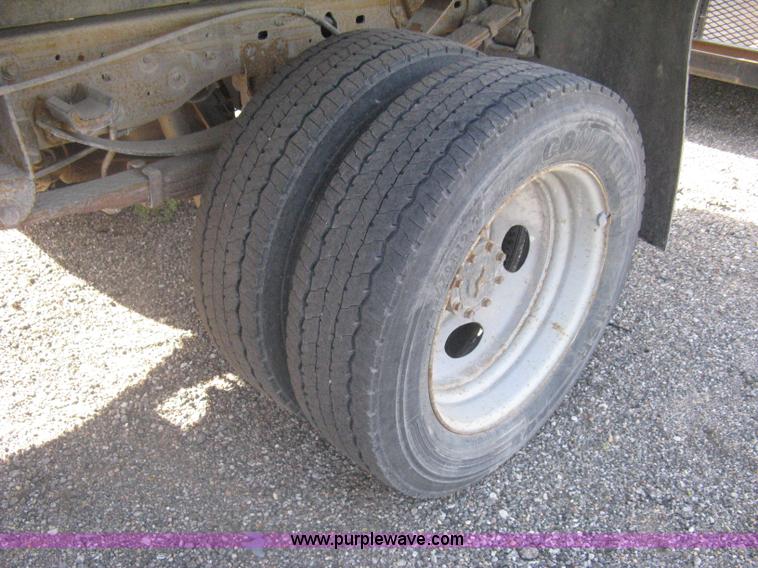 image for item AS9210 2001 Ford F450 XL Super Duty dump bed truck