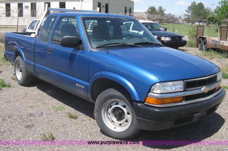 image for item AS9220 2001 Chevy S10 Ext. Cab pickup truck