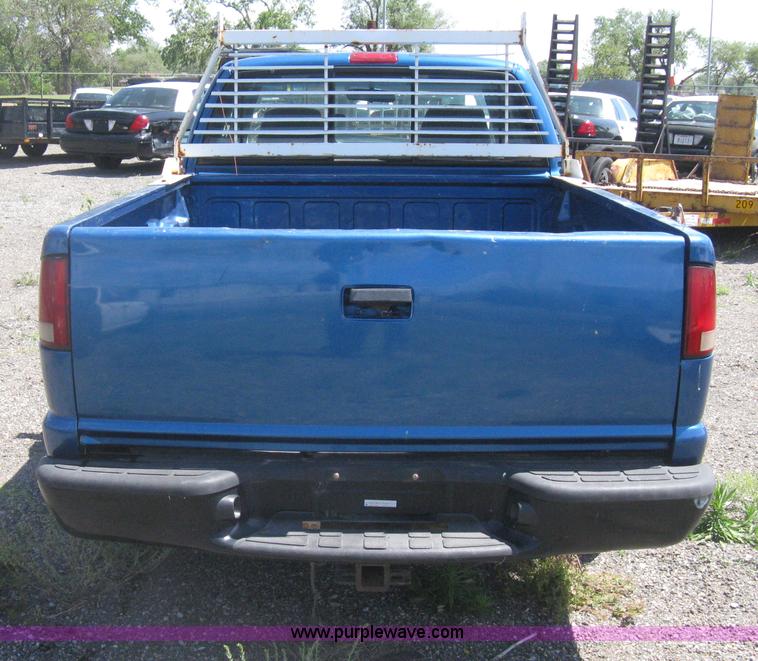 image for item AS9220 2001 Chevy S10 Ext. Cab pickup truck