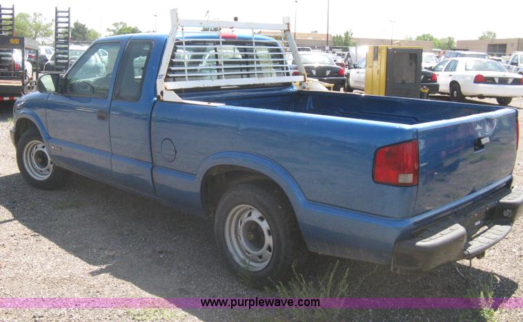 image for item AS9220 2001 Chevy S10 Ext. Cab pickup truck