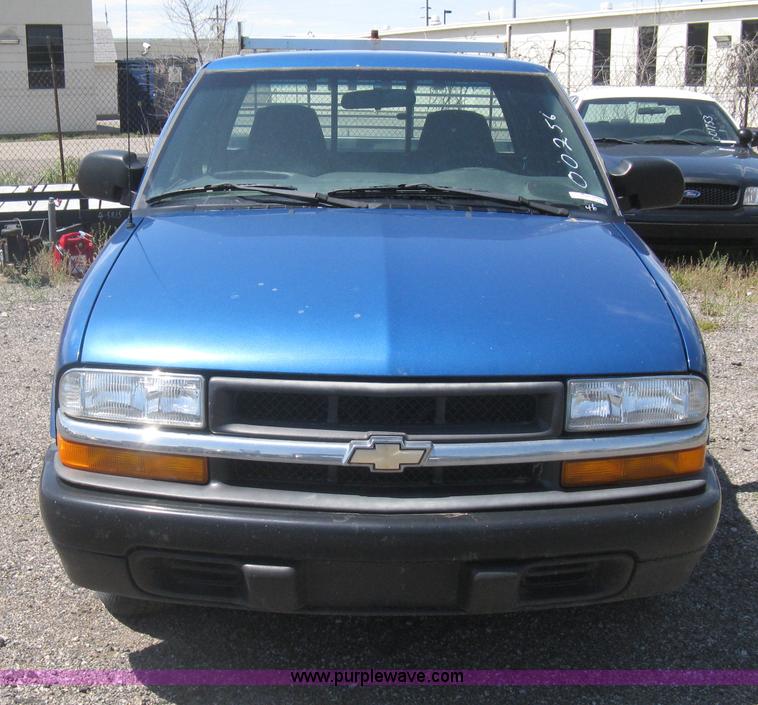 image for item AS9220 2001 Chevy S10 Ext. Cab pickup truck