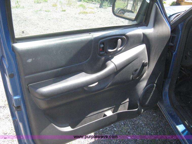 image for item AS9220 2001 Chevy S10 Ext. Cab pickup truck