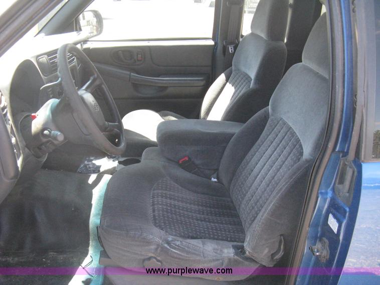 image for item AS9220 2001 Chevy S10 Ext. Cab pickup truck