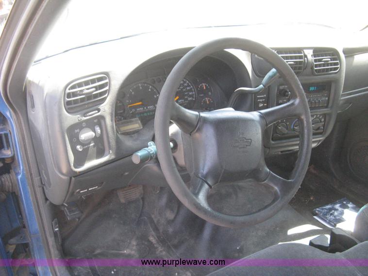 image for item AS9220 2001 Chevy S10 Ext. Cab pickup truck