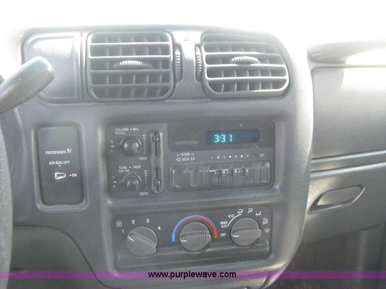 image for item AS9220 2001 Chevy S10 Ext. Cab pickup truck