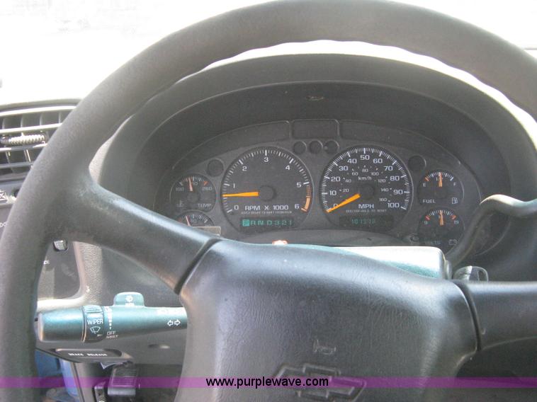 image for item AS9220 2001 Chevy S10 Ext. Cab pickup truck